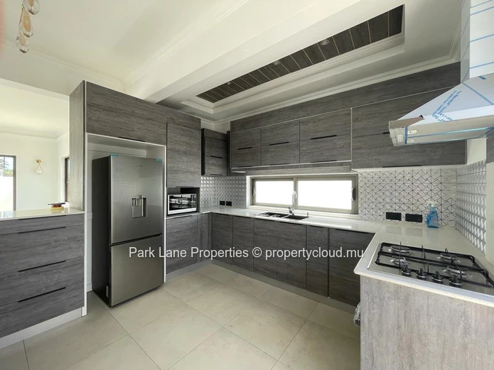 Brand new contempory house nestled in a quiet neighbourhood