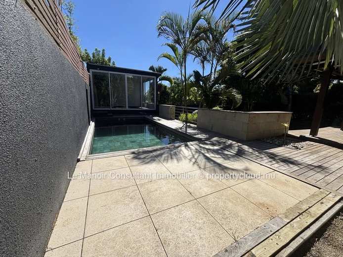 Villa meublée 4 chambres avec piscine à louer à Floréal