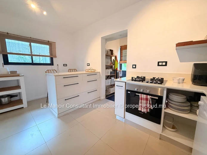 Villa moderne meublée avec piscine — idéale en résidence principale ou investissement locatif