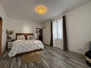 5 Bedroom Villa