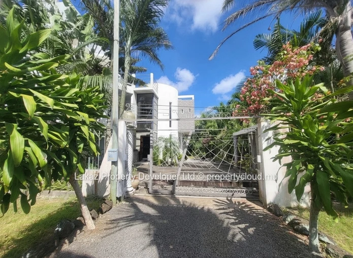 3-Bedroom Semi-Furnished Apartment with Garden in Vale