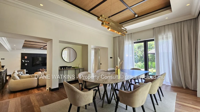 Contemporary Luxury Villa for Sale in Prestigious Golf Estate