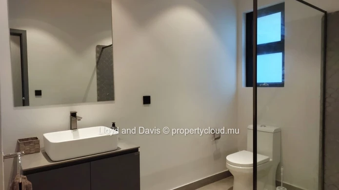 Modern Ground-Floor Apartment with Plunge Pool