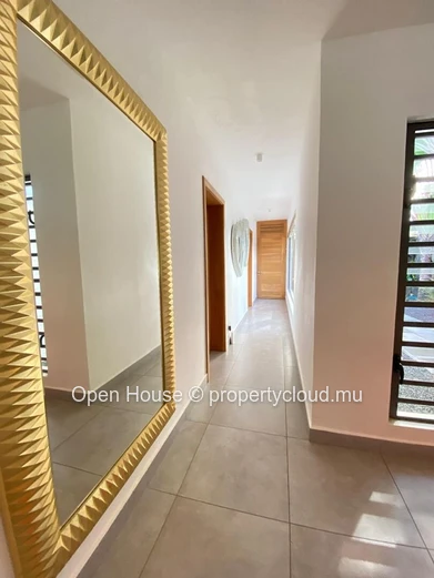 Splendid 4-bedroom en-suite villa for sale - highly sought-after estate and ideally located in Grand Baie -