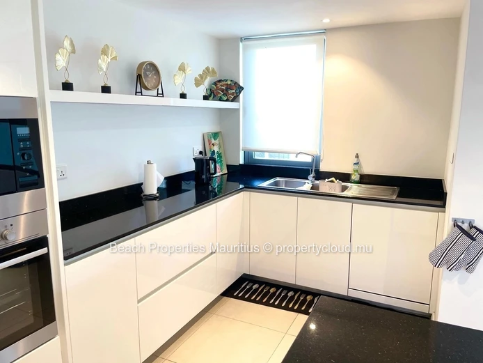 Open-Plan 3-Bed Apartment | Cleaning Included + Moments from the Beach