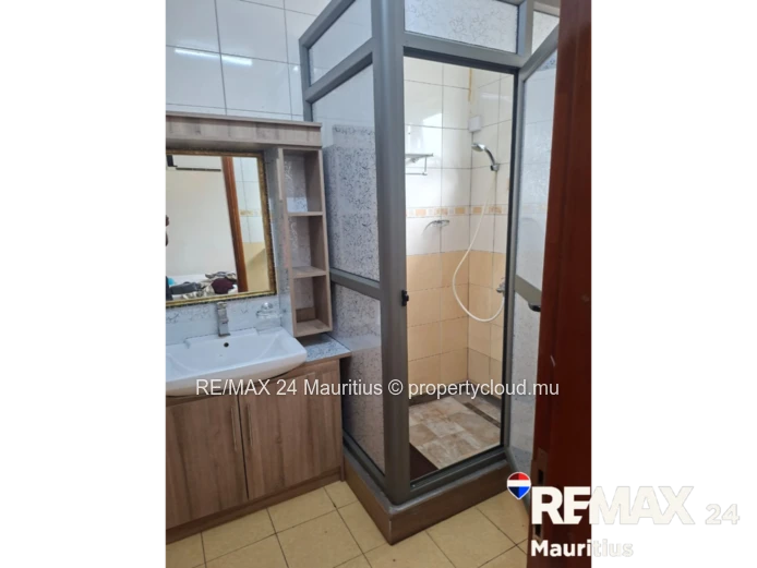 Ground Floor Apartment In Blue Bay - 82.95 M², Easy Living By The Coast
