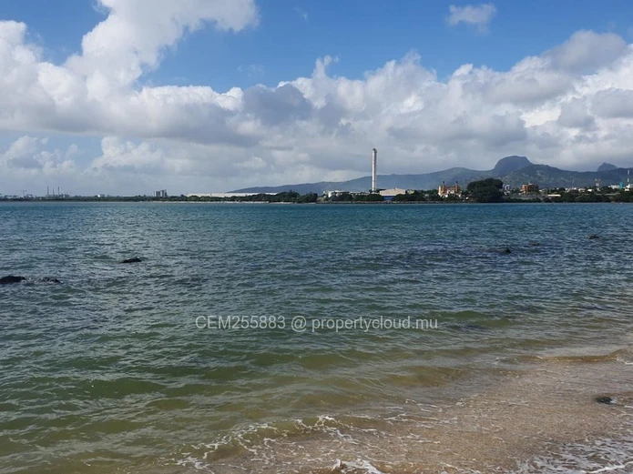 58 perches – terrain en bord de mer à vendre à Pointe aux Sables