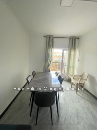 Bright apartment in Péreybère
