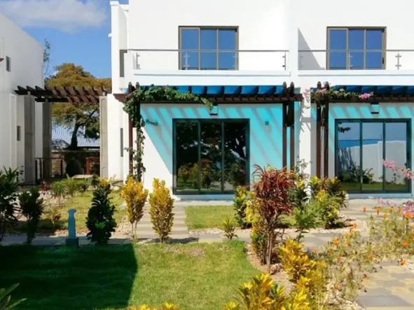 Townhouse / Duplex - 3 Bedrooms - 140 m² POINTE AUX SABLES, WEST