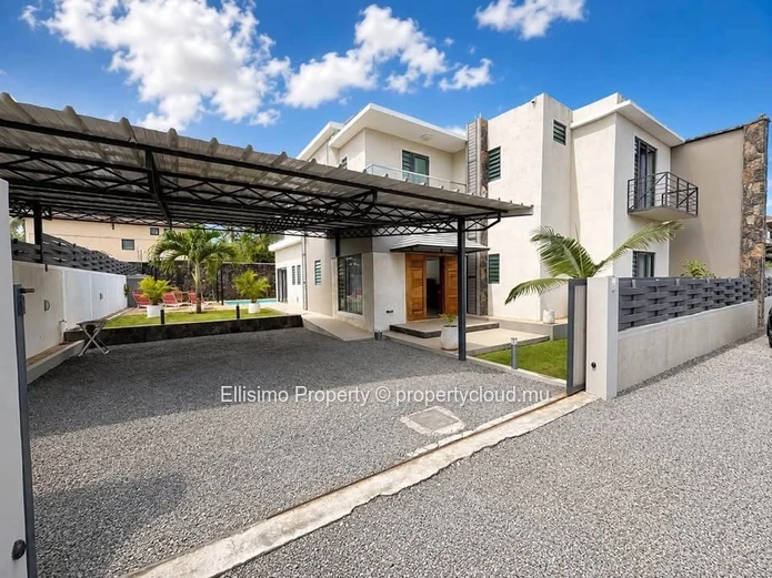 Beautiful 4-Bedroom Villa for Rent