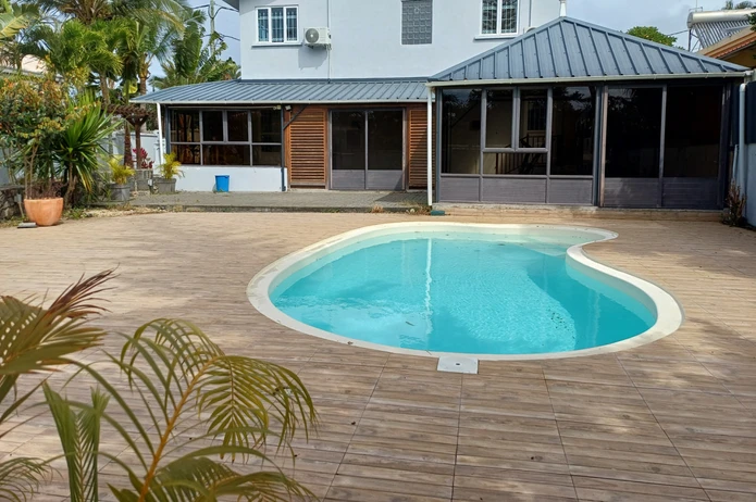 Belle maison semi meublée de 4 chambres avec piscine à Saint Antoine