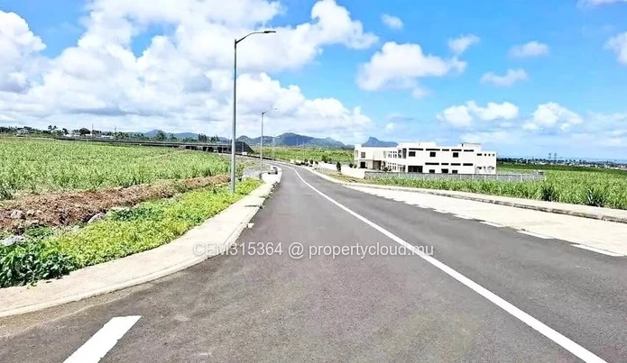 11.47 Perches Residential Land for Sale – Lotissement Greenview, Plaine Magnien