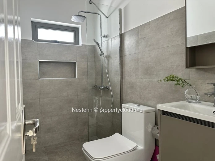 Magnifique Duplex de 4 Chambres avec Piscine Privée à Trou aux Biches