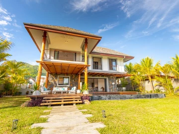 5 Bedroom Villa