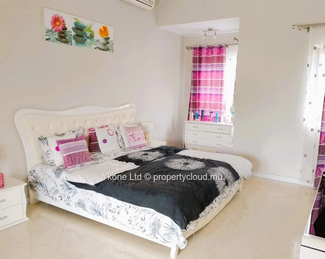 Villa For Sale In Rose Hill