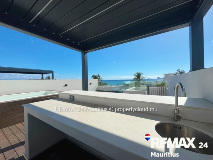 3-Bedroom Penthouse with Private Rooftop & Jacuzzi | 170m² | For Rent