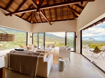 5 Bedroom Villa
