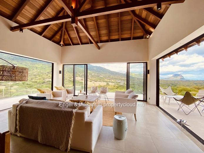 Extraordinary Villa in Petite Riviere Noire