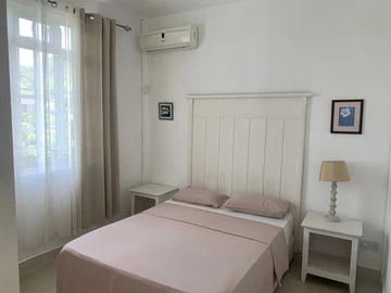 8 Bedroom Apartment