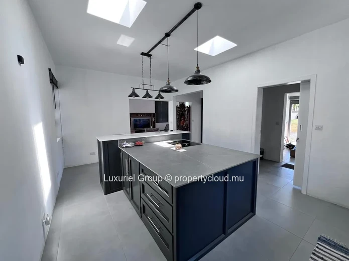 3-Bedroom Villa With Pool For Rent In Calodyne