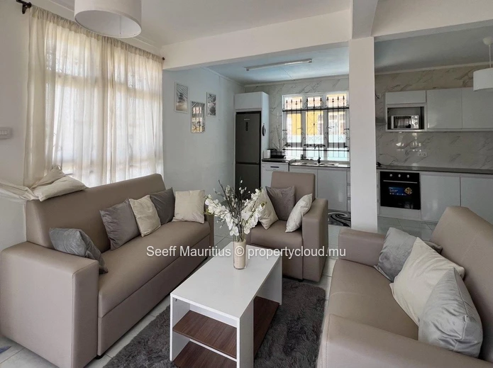 Maison à vendre avec un studio indépendant — idéale pour y vivre ou pour un investissement