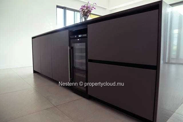 285 m2 villa on 1000 m2 of garden in the heart of nature