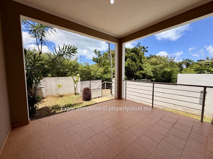 À louer – Duplex avec jardin et piscine privée à Grand Baie