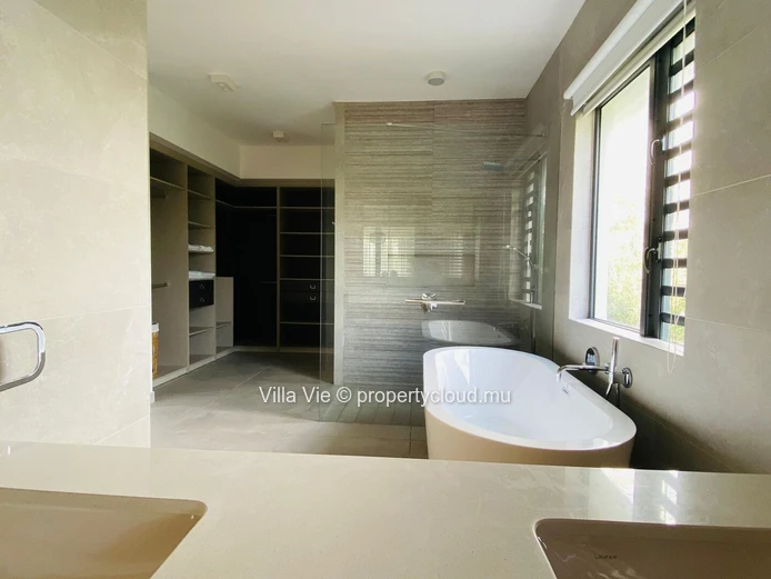 Péreybère - Appartement de haut standing de 3 chambres pieds dans l'eau