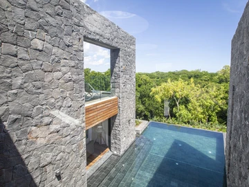 5 Bedroom Villa