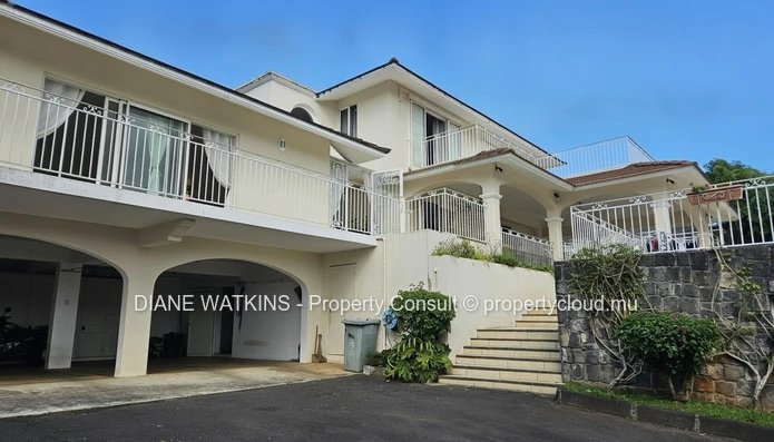 Large Family House for sale in Floréal 