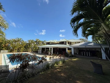 5 Bedroom Villa