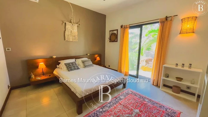CAP MALHEUREUX – Tropical Family Villa with Thatched Roof – 4 Bedrooms