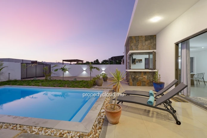 À VENDRE – Élégante villa contemporaine à Grand Baie, île Maurice. Marche local uniquement