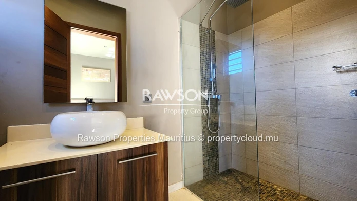 Villa 4 Chambres | Bureau | Piscine | Accessible Aux Étrangers | Pereybere | €