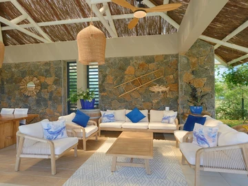 5 Bedroom Villa