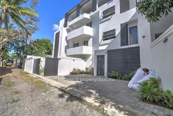 Appartement 2 chambres récemment rénové à louer à Pointe aux Canonniers