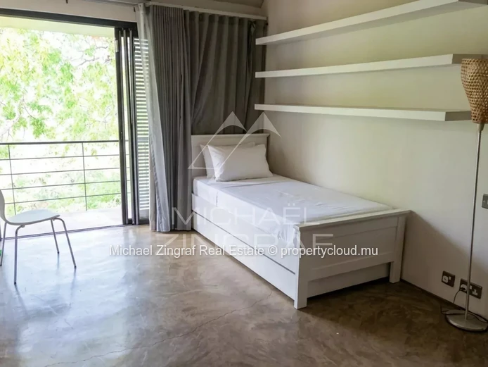 Elegant Riverside Villa in a Prestigious Residential Area – Balaclava