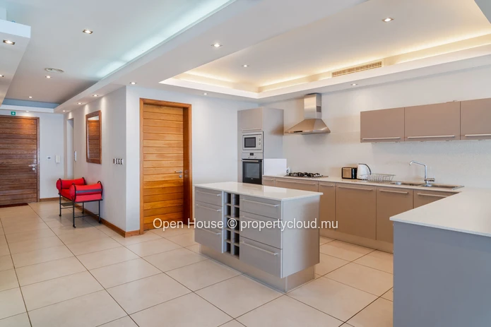Penthouse meublé de 212 m² avec piscine à Pointe aux Biches