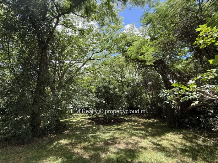 À vendre – Terrain de 2 255 m² dans un domaine sécurisé à Mapou, Île Maurice