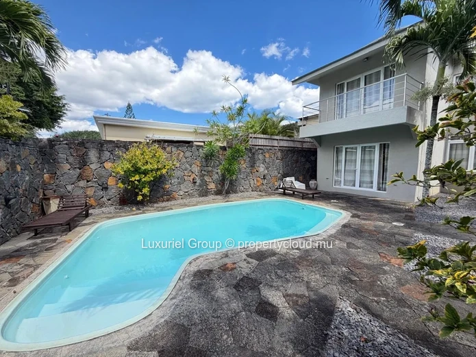  Villa for Rent in Pointe aux Canonniers