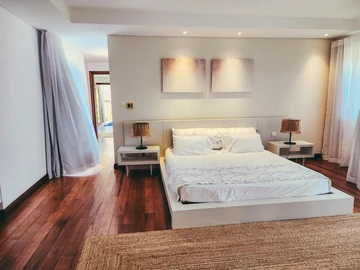 5 Bedroom Villa