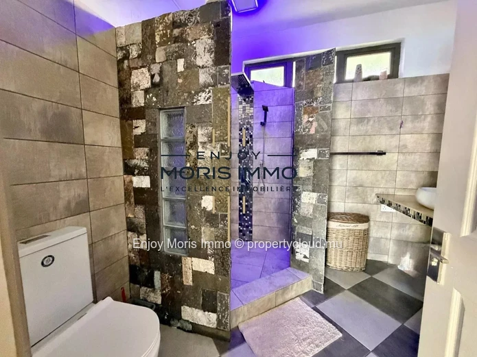 Modern 3-Bedroom Villa with Pool – For Rent in Grand Bay