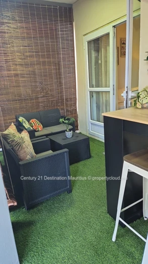 Charming 2-Bedroom Apartment Steps from Pereybere Beach 
