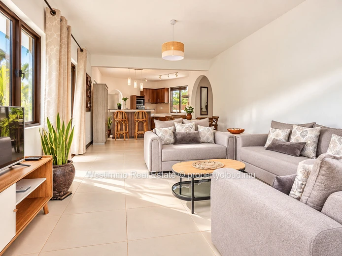 4-bedroom family villa with pool in Black River