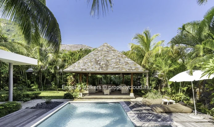 FOR SALE - Luxury 4-Bedroom En-Suite Villa in Black River