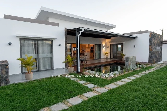3-Bedroom Villa With Pool, Terrace, And Private Garden