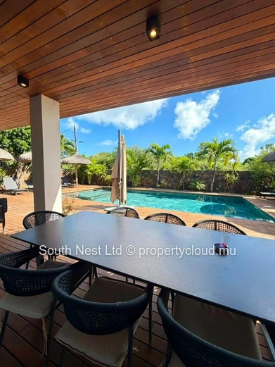 Villa exclusive avec piscine de style resort dans le prestigieux quartier de Calodyne