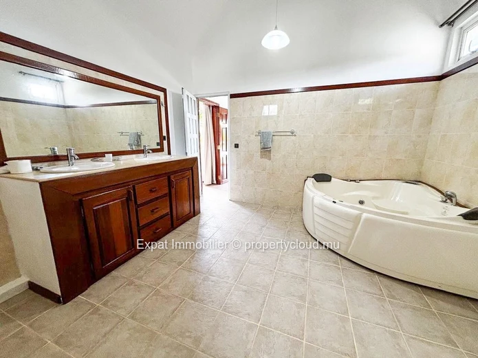 4-Bedroom Villa With Pool And Large Garden – Pointe Aux Canonniers