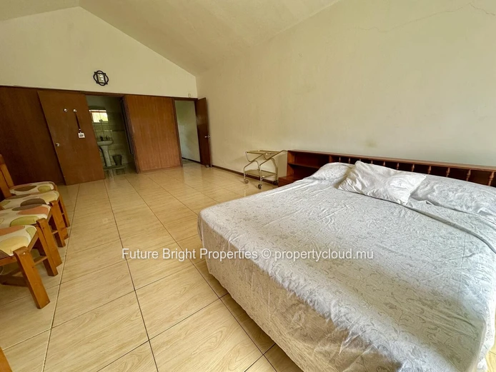 Multi Family Paradise in Vieux Quatre Bornes – Investment Opportunity Awaits!