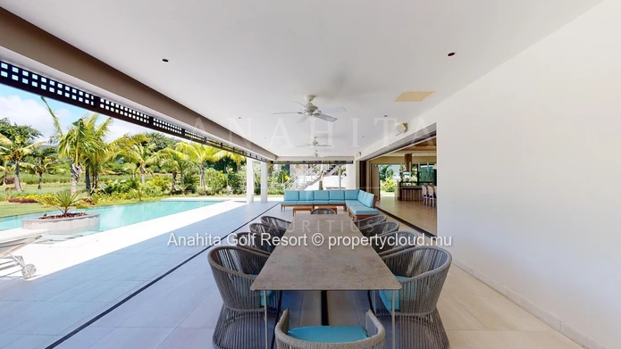 Villa The Gardens B16